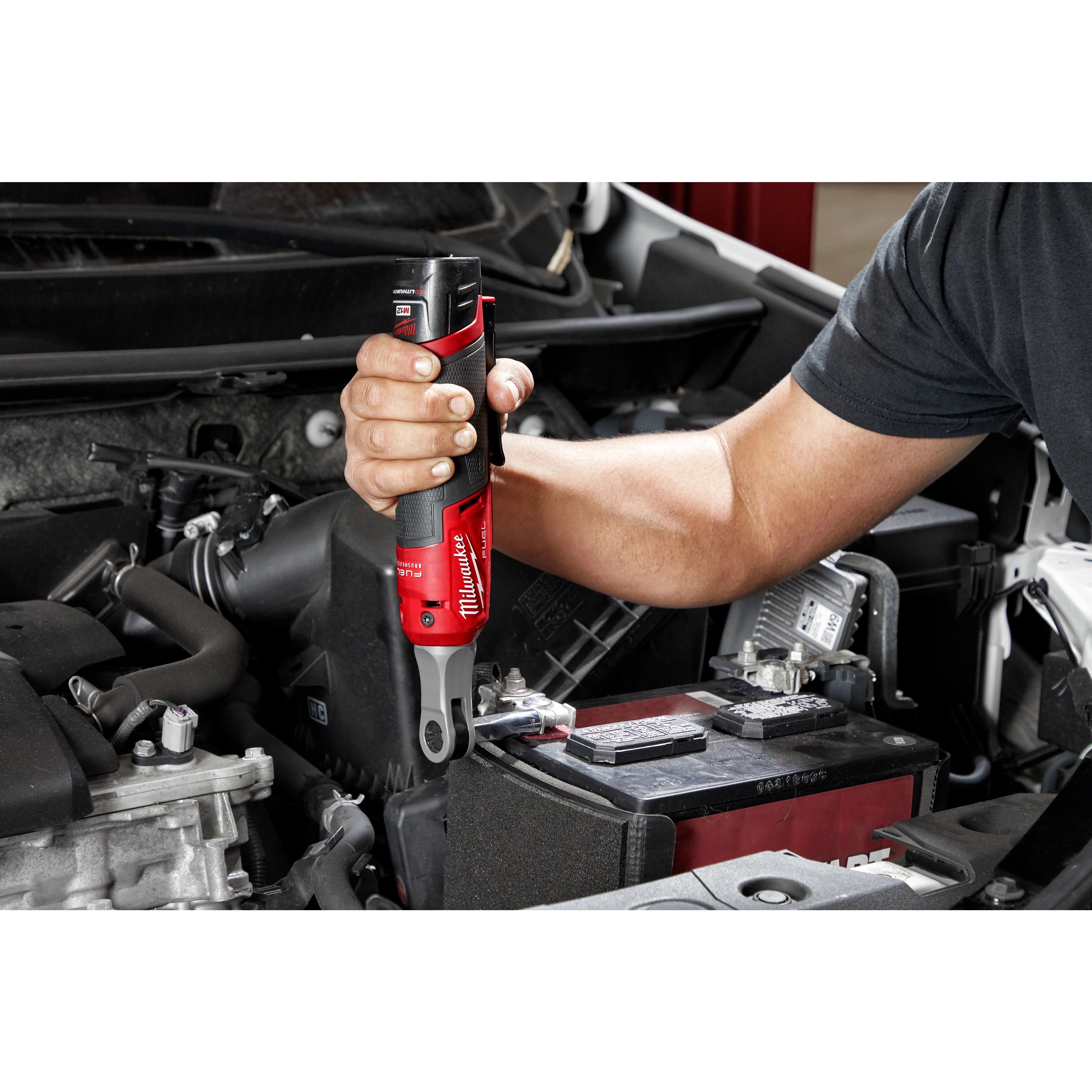 M12 FUEL™ 1/4" High Speed Ratchet App Shot