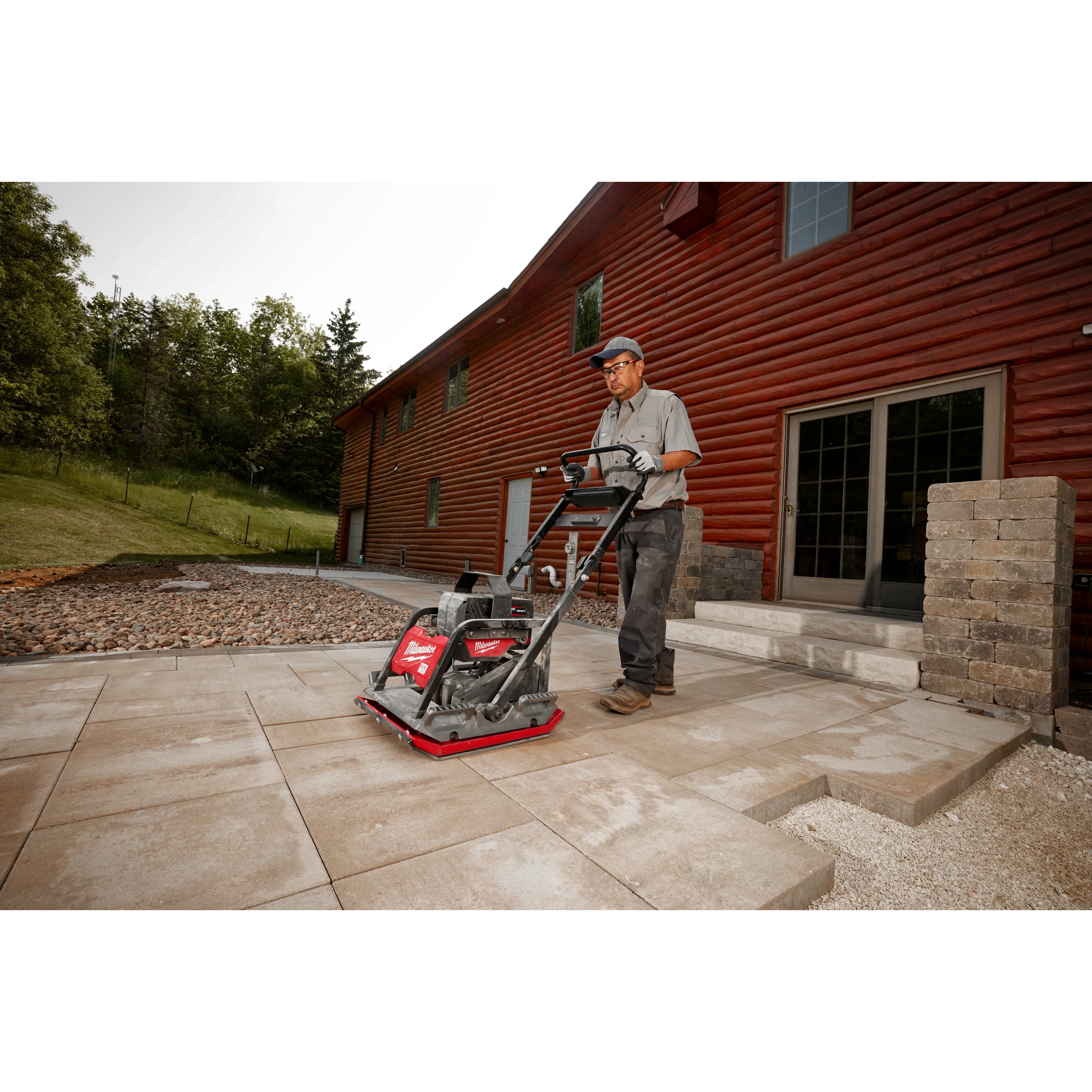 MX FUEL (TM) 20" Plate Compactor