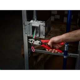 48-22-6100 - 9" High Leverage Lineman's Pliers With Crimper