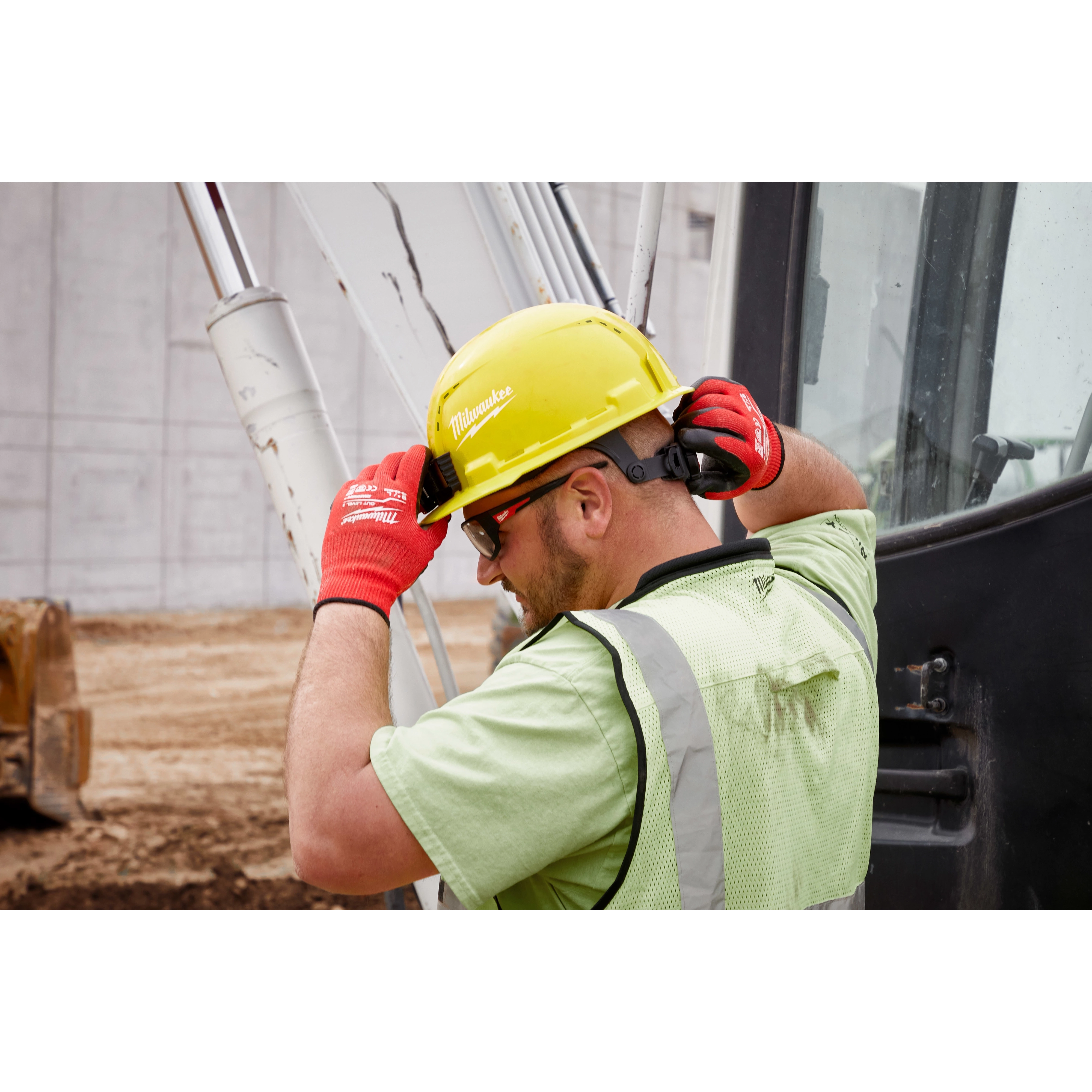 thumbnail image 2 of Milwaukee Tool BOLT Orange Full Brim Vented Hard Hat W/6pt Ratcheting Suspension (USA) - Type 1, Class C 2 of 13