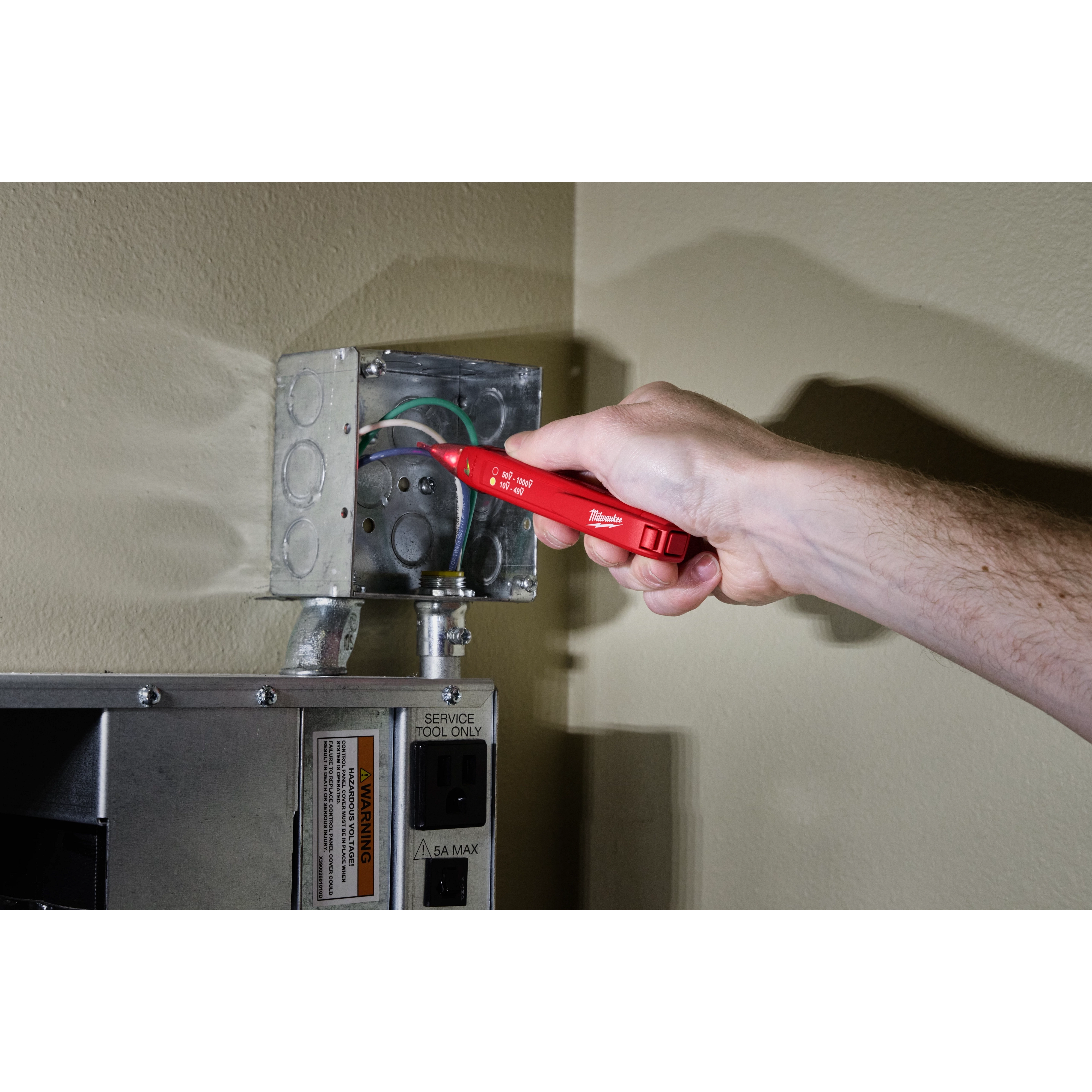 Dual Range Voltage Detector