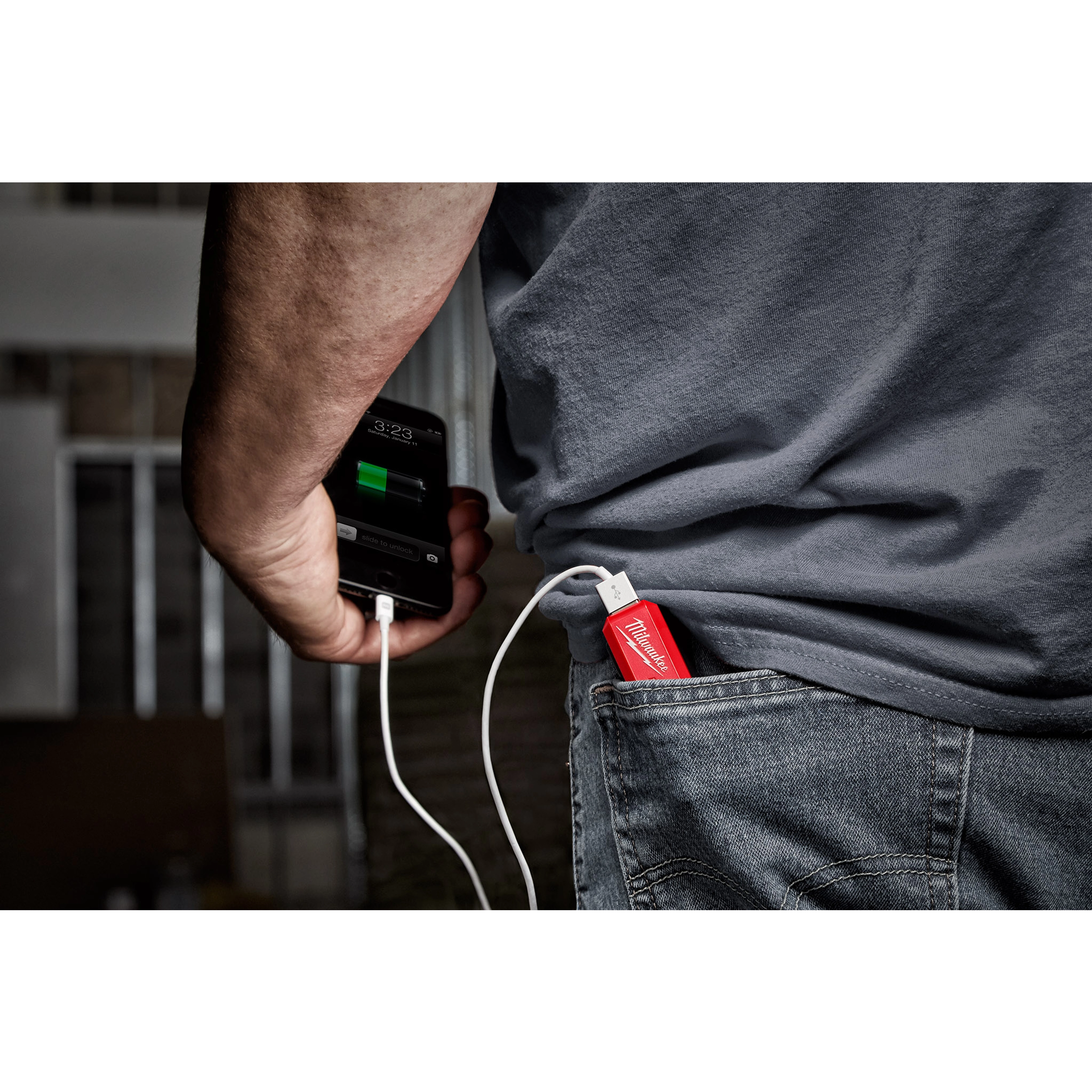 REDLITHIUM™ USB Charger and Portable Power Source Kit