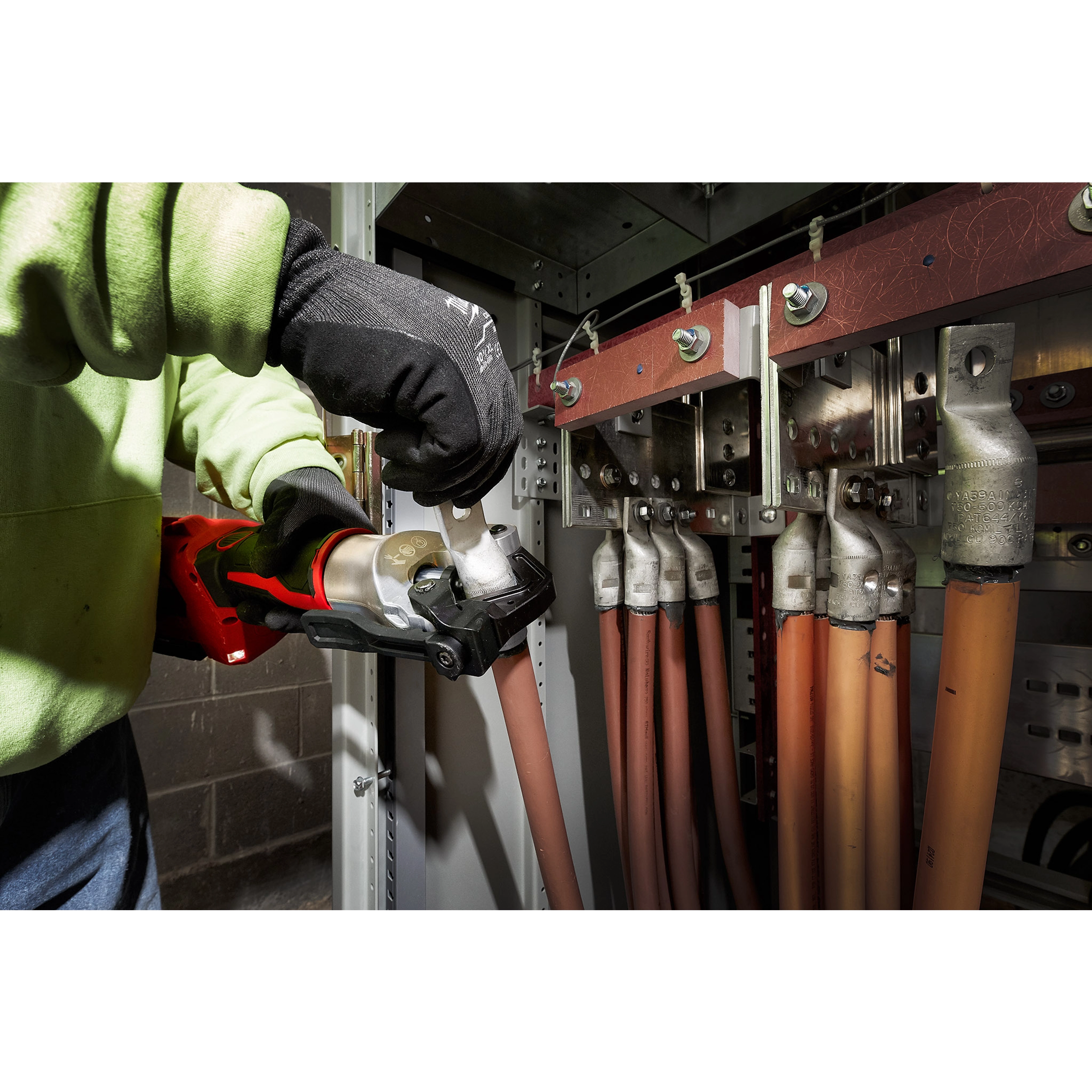 M18™ FORCE LOGIC™ 750 MCM Dieless Crimper