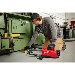 M18™ Brushless Single Acting 60in3 10,000psi Hydraulic Pump