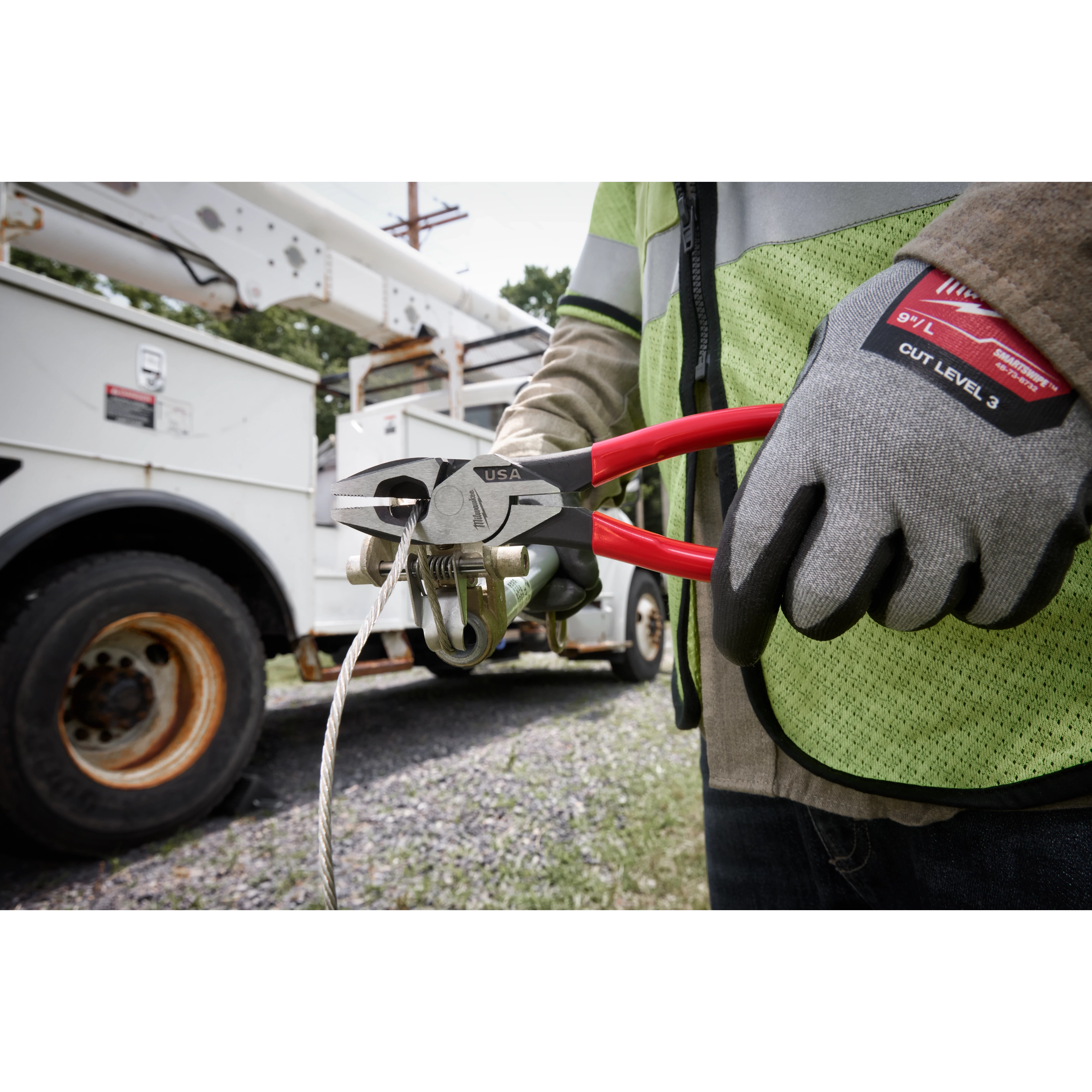 9" Lineman's Dipped Grip Pliers (USA)