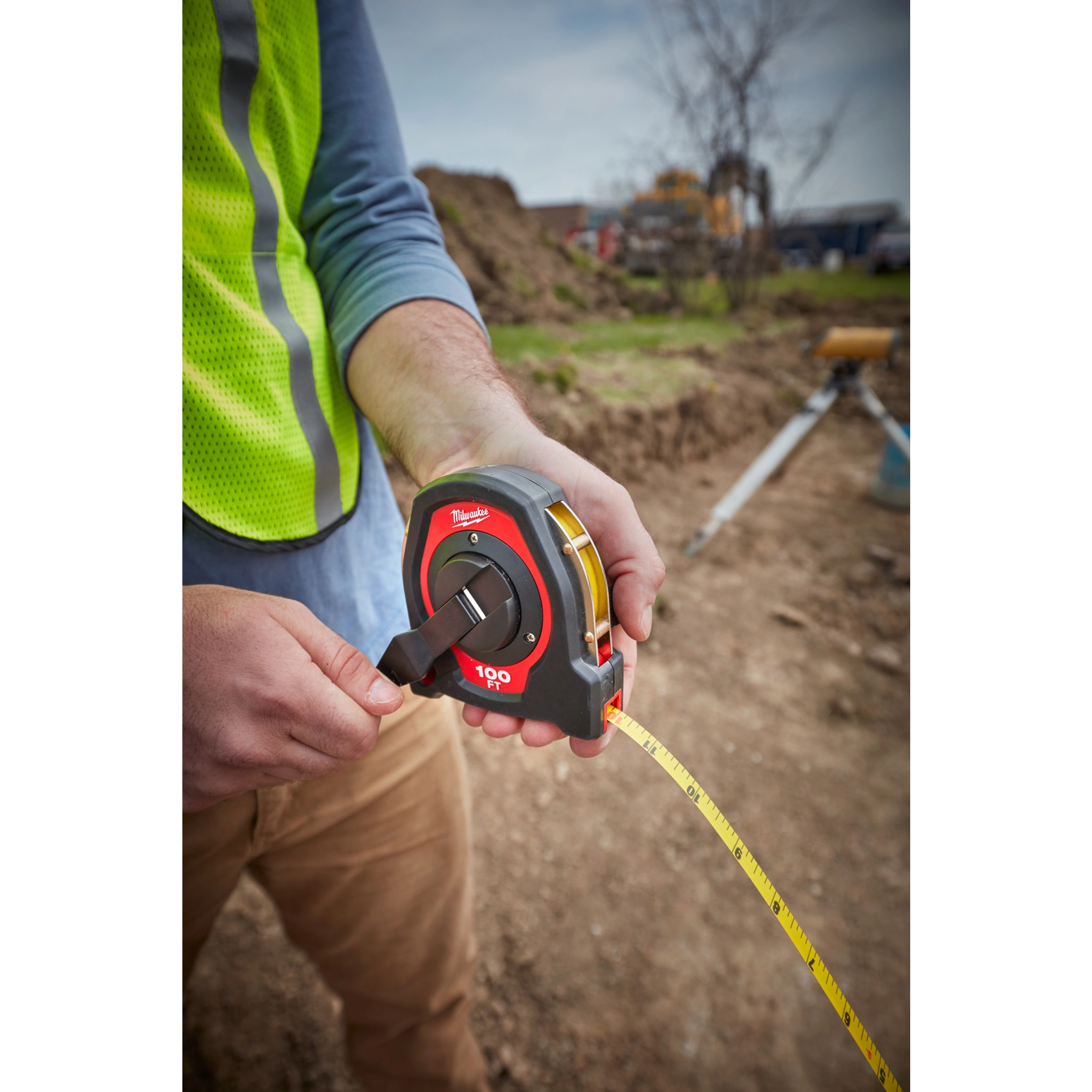 thumbnail image 2 of Milwaukee Closed Reel Long Tape Measure - 100-Foot Steel Blade With Grime Guard 2 of 9