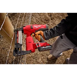 M18 FUEL Utility Fencing Stapler App Shot