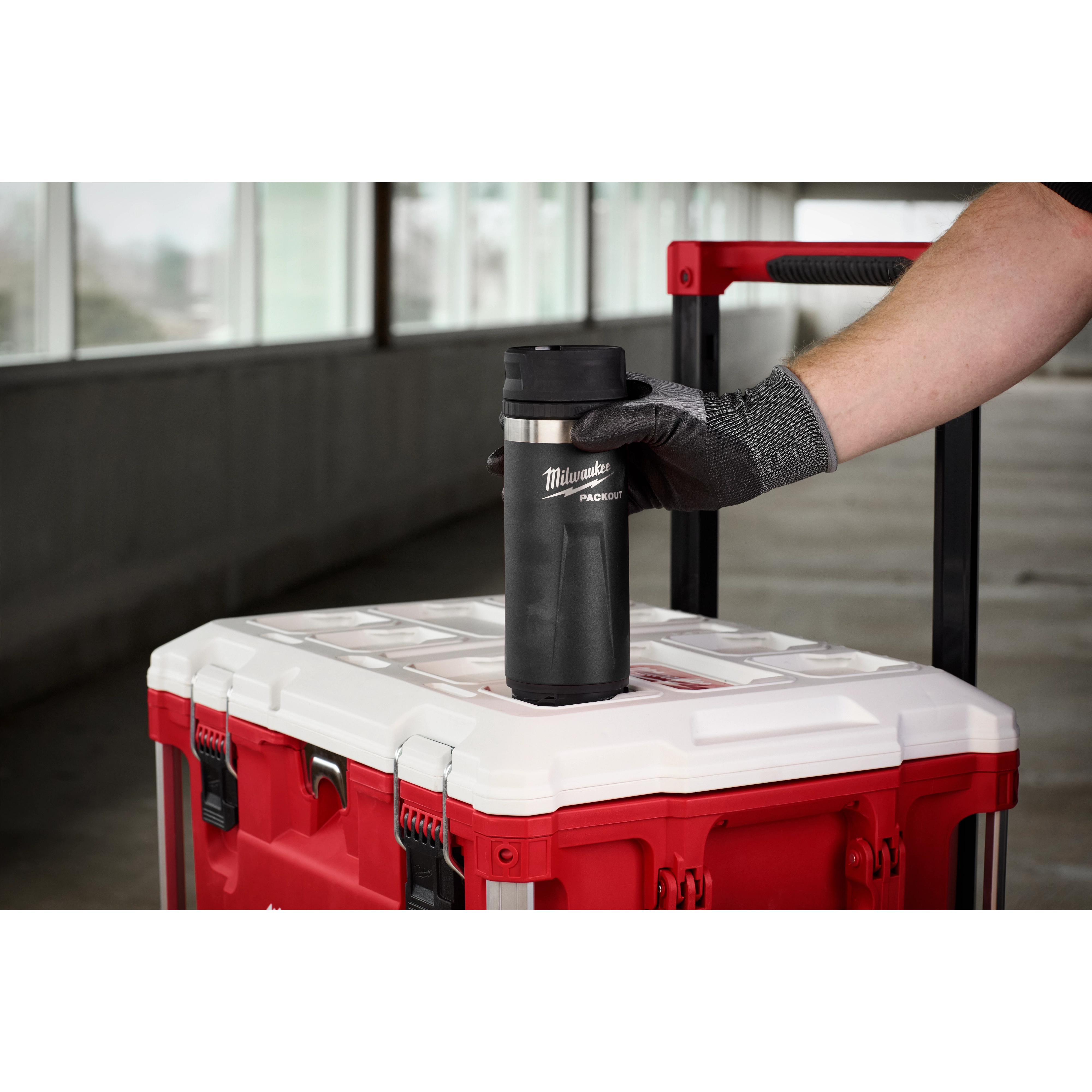 PACKOUT™ 18oz Insulated Bottle with Sip Lid