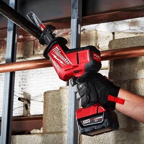 Hackzall Corte a través de tubería